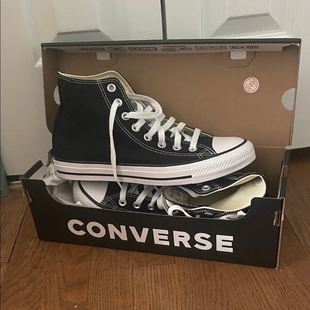NEW in box Converse  Unisex Black High-Top Sneakers Men’s sz. 7 Woman’s sz. 9